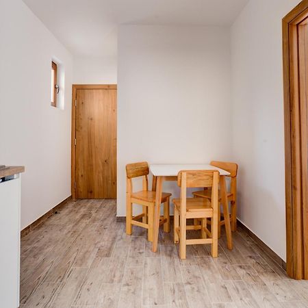 Mima Apartments 스베티스테판 외부 사진