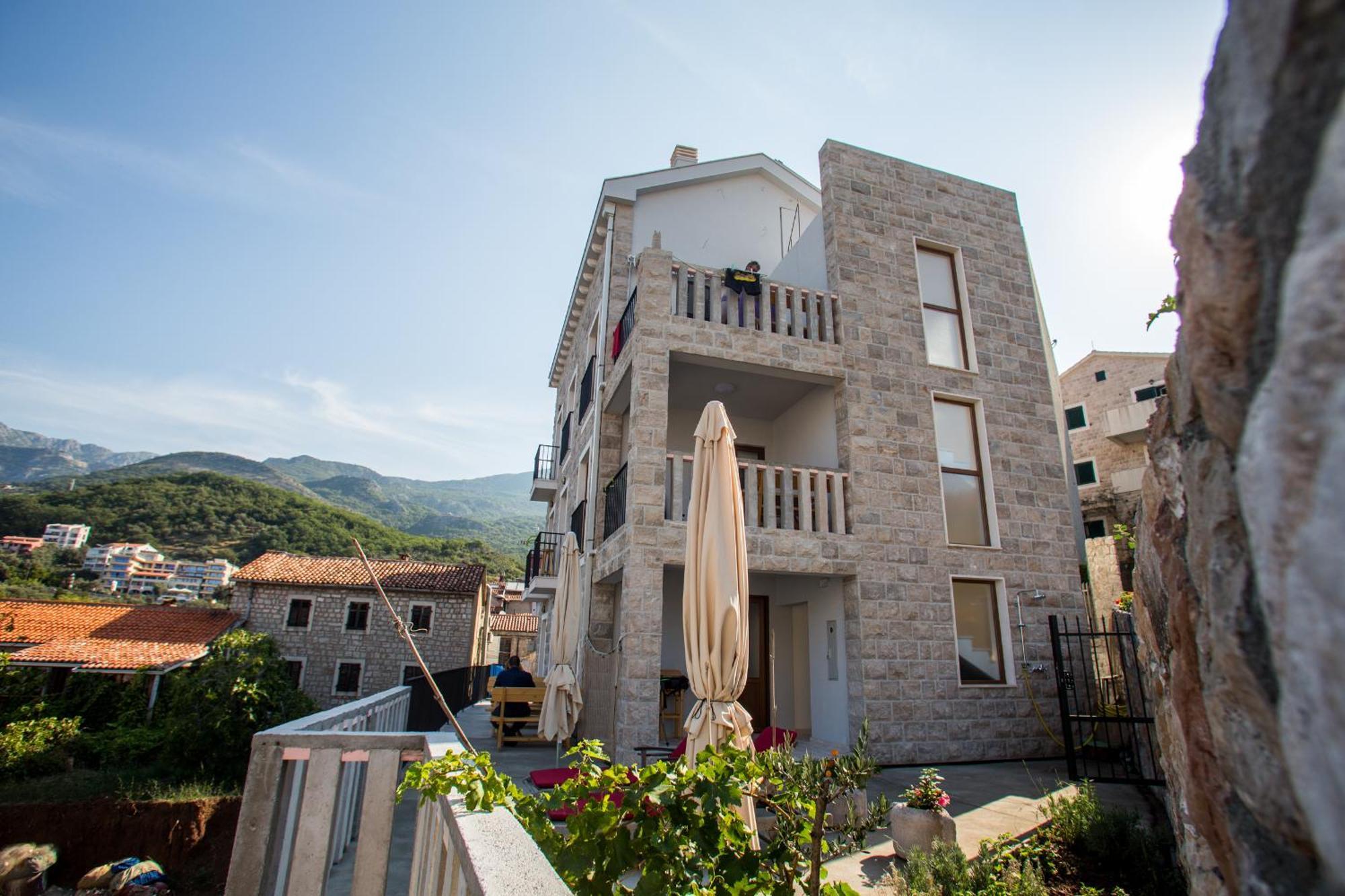 Mima Apartments 스베티스테판 외부 사진