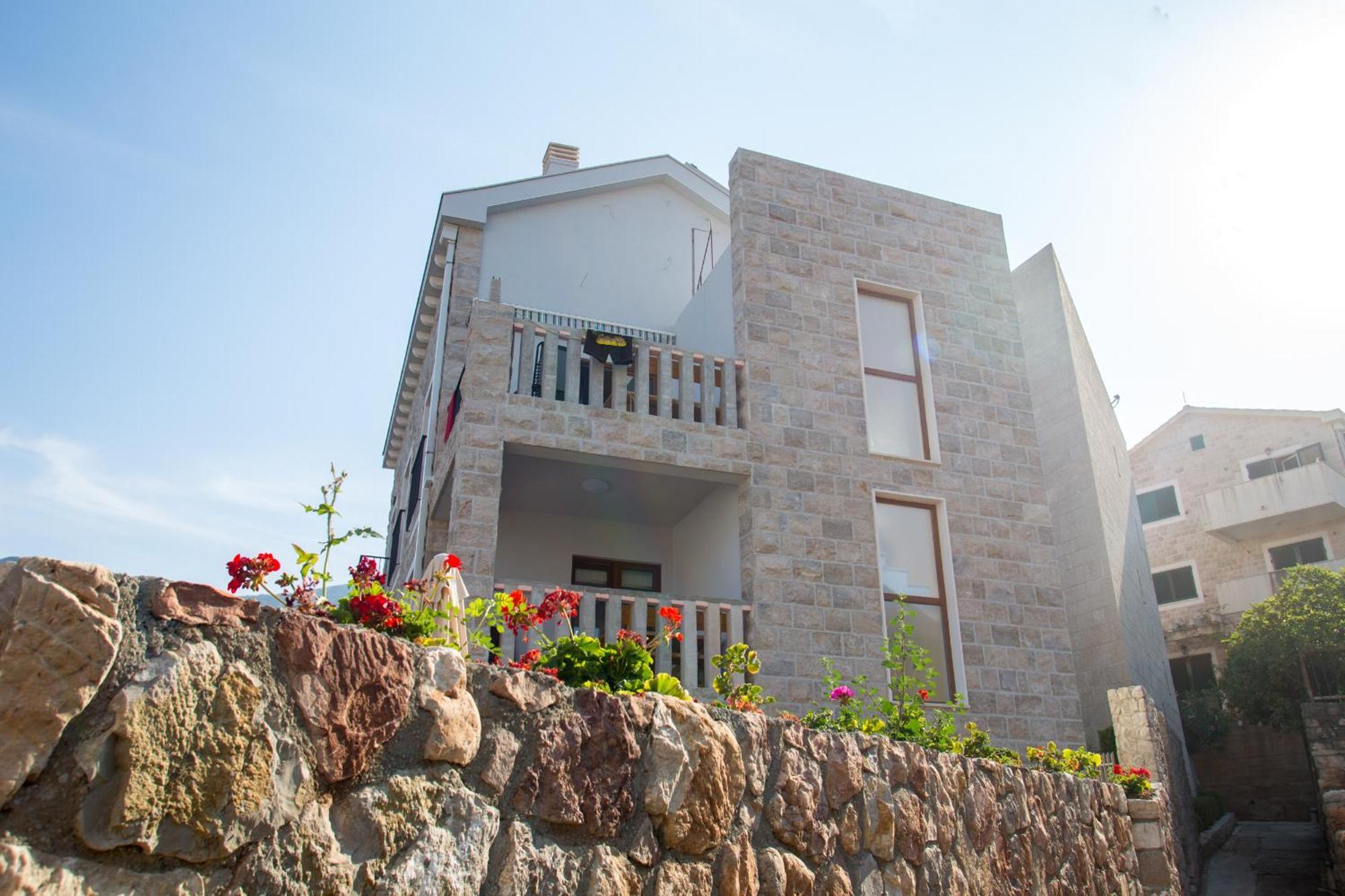 Mima Apartments 스베티스테판 외부 사진