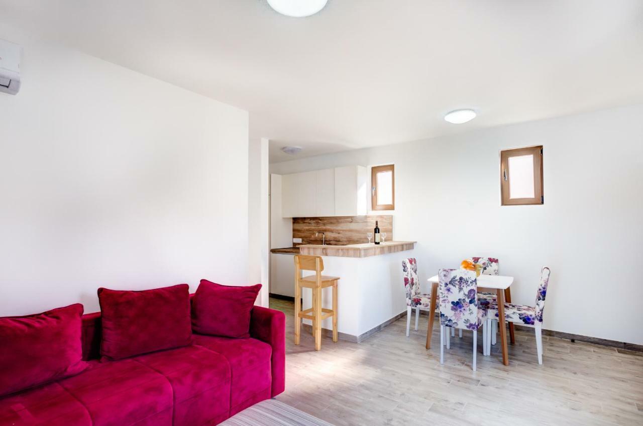 Mima Apartments 스베티스테판 외부 사진