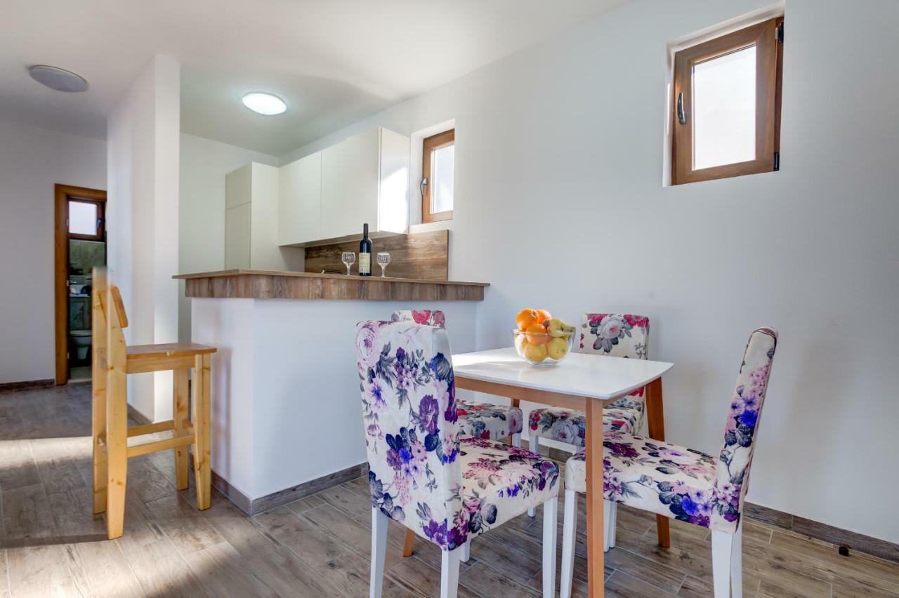 Mima Apartments 스베티스테판 외부 사진